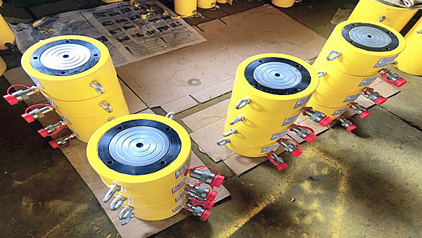 橋梁頂升同步千斤頂發(fā)貨啦??！